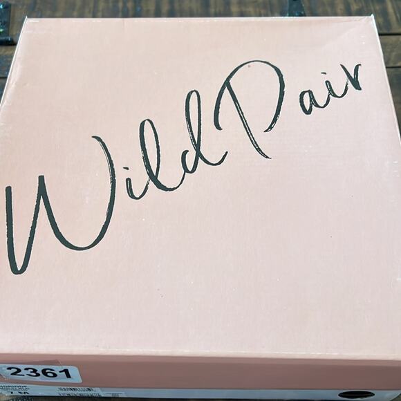 Wild Pair Ingrid Pointed Toe Bling Dress Booties Rhinestone Multi Color NEW 7 - Picture 9 of 9